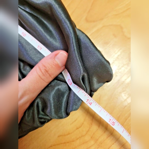 Le Chateau embellished one shoulder dress - Picture 7 of 11